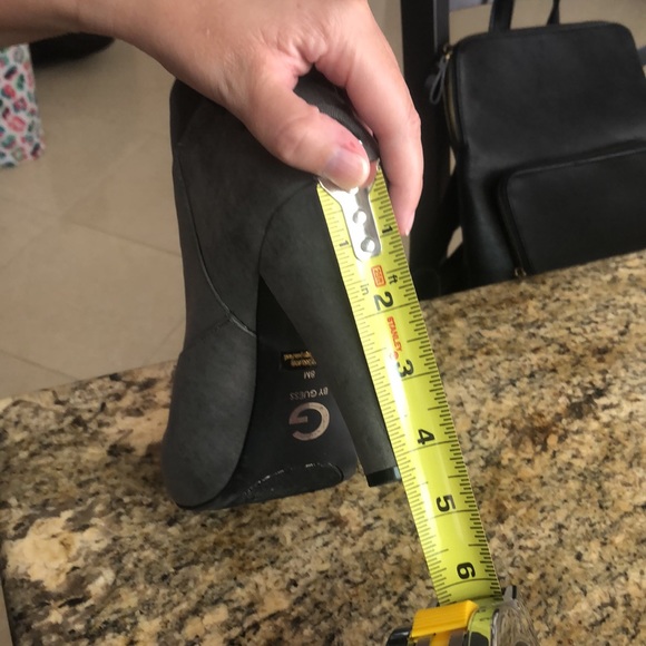 Guess Bow Back Booties - Picture 8 of 8